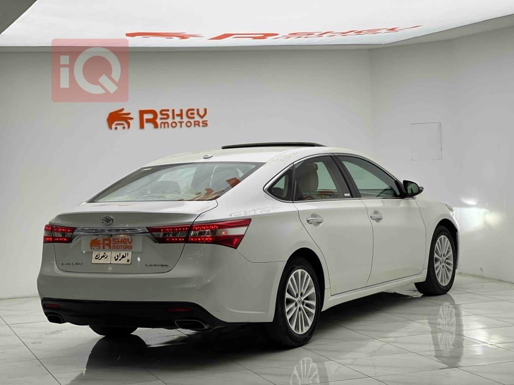 تويوتا أفالون